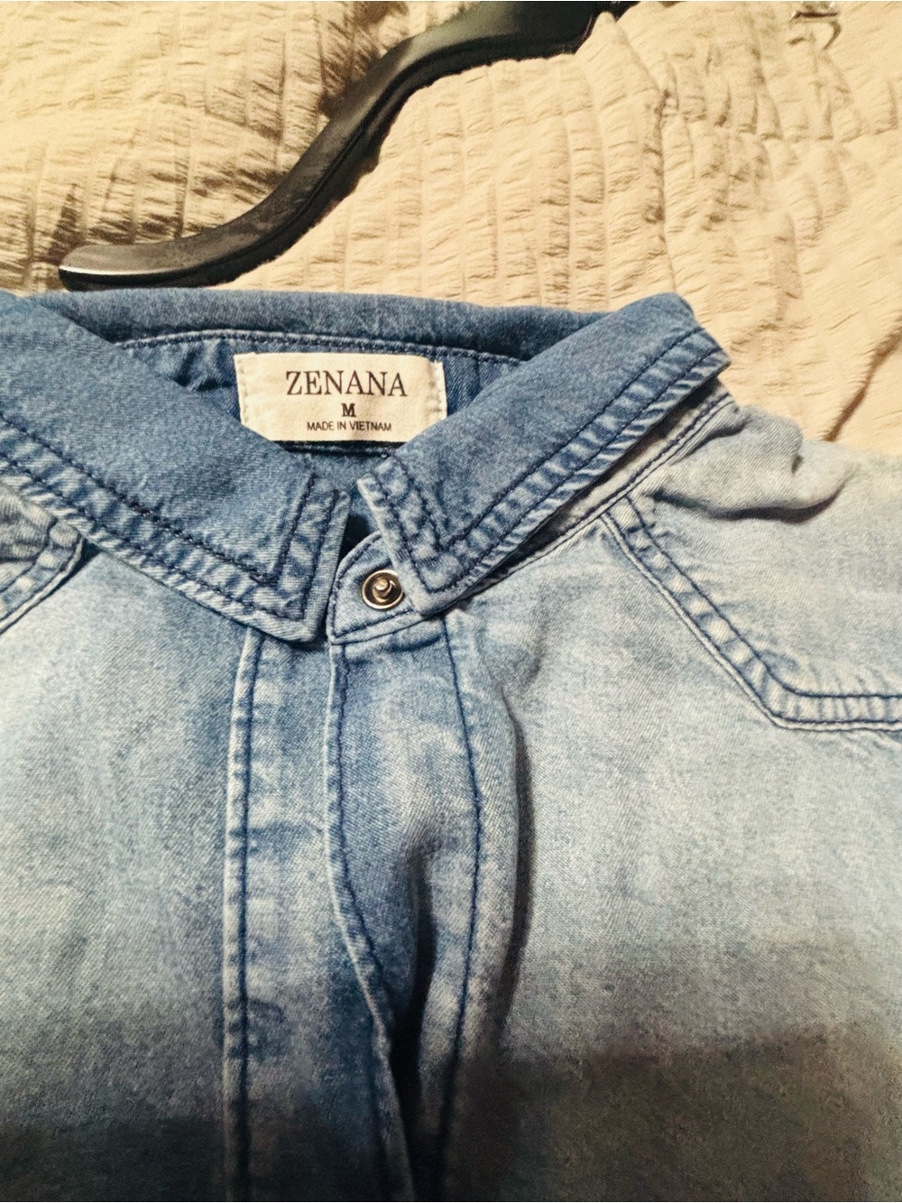 Zenana NWOT Denim Snap Front Western Shirt Medium - Picture 4 of 5